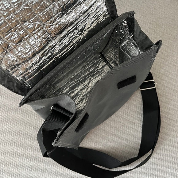 Roots Lunch Bag - Picture 2 of 2